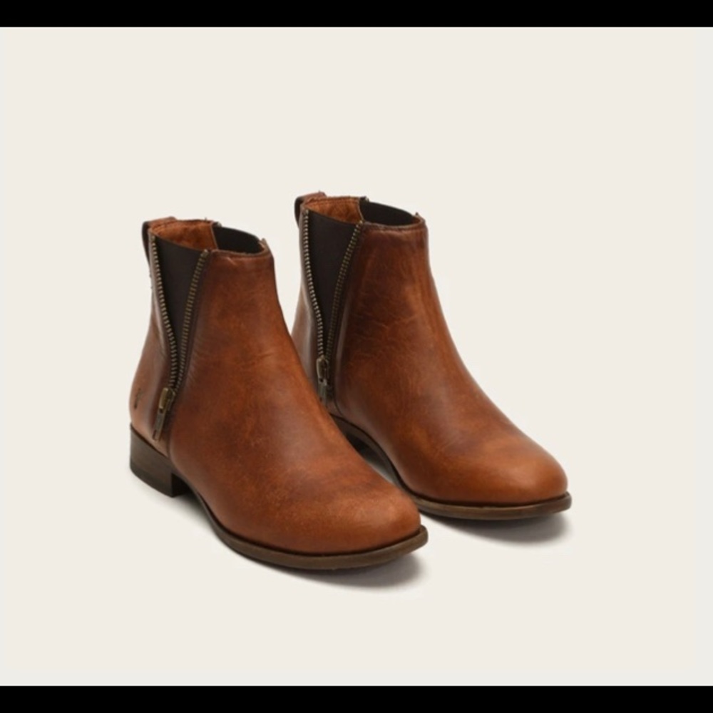 Frye Carly Zip Chelsea